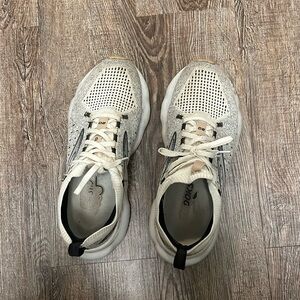 Brooks Women's Glycerin StealthFit 20 Running Shoes, size 9